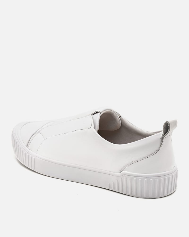 Tênis em Couro Slip On Madalady